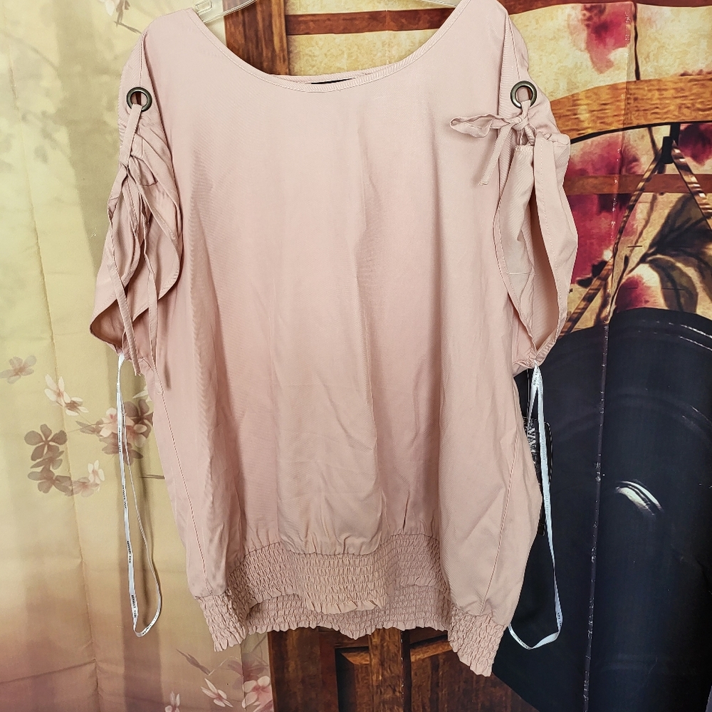 NWT Top